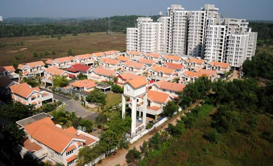 ثري هندي يبني 90 منزلا للمشردين بدل تبذير الاموال على زفاف ابنته صورة رقم 2