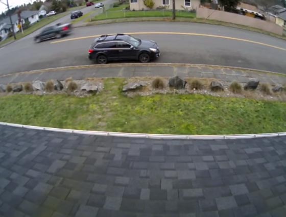 شاهد كيف انتقم هذا الشاب من سارقة طروده البريدية.. فيديو صورة رقم 3