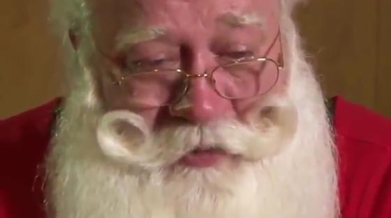 سانتا كلوز يروي بتأثر بالغ: حققت امنية طفل ثم توفي بين ذراعي! فيديو صورة رقم 3