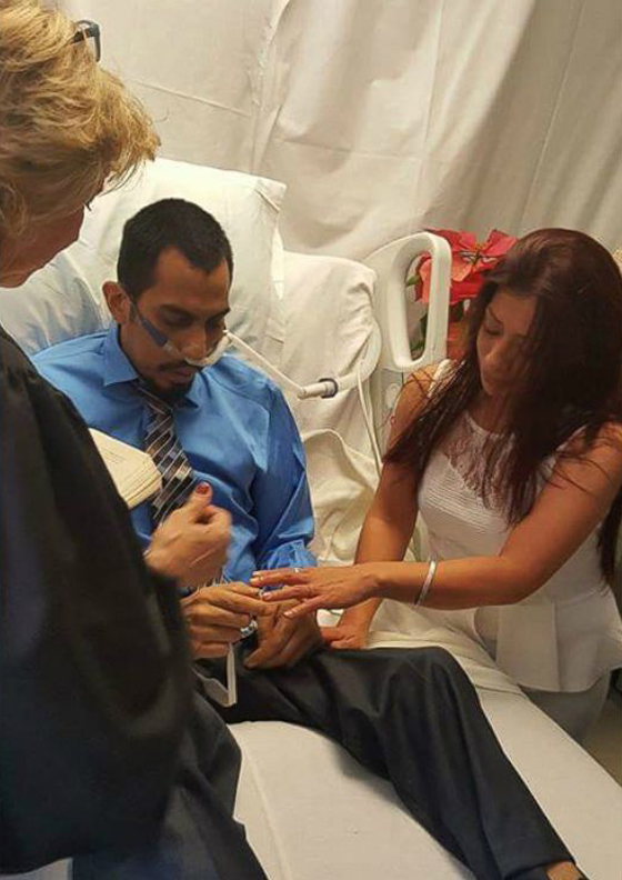 شاب يحقق حلم خطيبته ويتزوجها على فراش الموت قبل 36 ساعة من وفاته صورة رقم 2