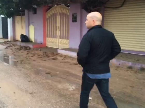  ماذا يفعل مراسل قناة اسرائيلية امام بيت الزواري بعد ساعات من اغتياله صورة رقم 2