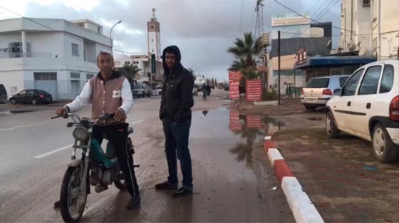  ماذا يفعل مراسل قناة اسرائيلية امام بيت الزواري بعد ساعات من اغتياله صورة رقم 4