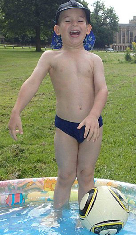 احكموا بانفسكم.. هل يعاني هذا الطفل من زيادة في الوزن؟ شاهدوا الصور صورة رقم 5