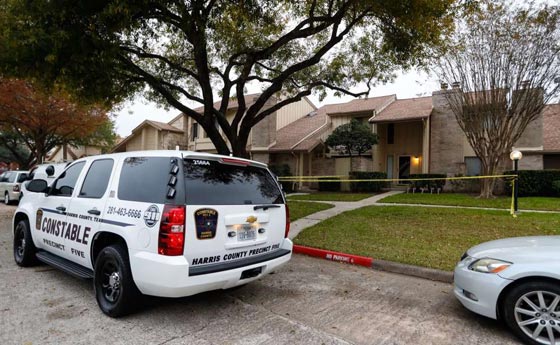 قاتل والدته يبكي بكاء مريرا بالمحكمة.. هاتف امرني بقتلها! صورة رقم 6