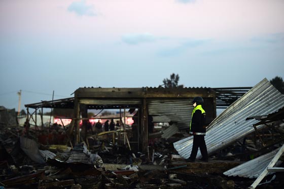 بالفيديو والصور.. 26 قتيلا بانفجار في سوق للألعاب النارية بالمكسيك  صورة رقم 4