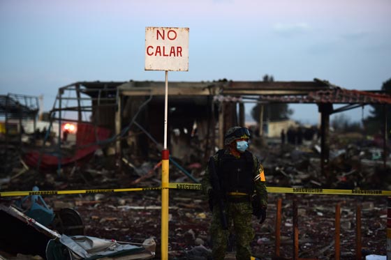 بالفيديو والصور.. 26 قتيلا بانفجار في سوق للألعاب النارية بالمكسيك  صورة رقم 6