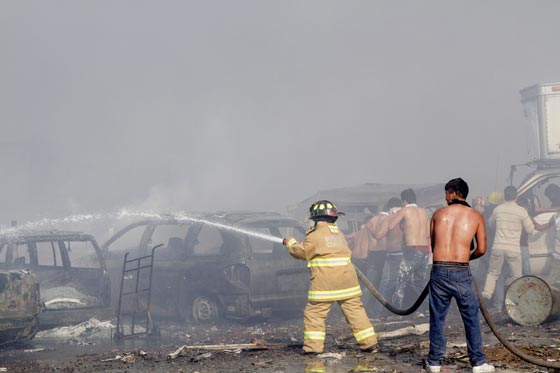 بالفيديو والصور.. 26 قتيلا بانفجار في سوق للألعاب النارية بالمكسيك  صورة رقم 13