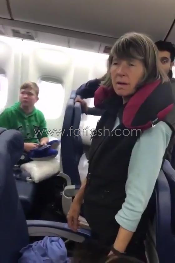 فيديو صادم: طردوه من الطائرة فقط لانه تكلم باللغة العربية!  صورة رقم 4