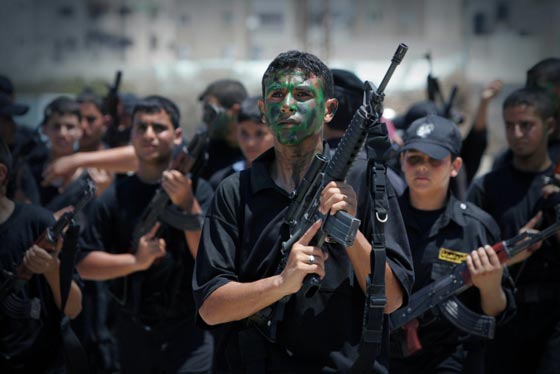 داعش يلقّن الأطفال لتنفيذ هجمات ضد بيغ بن وبرج إيفل وتمثال الحرية صورة رقم 1