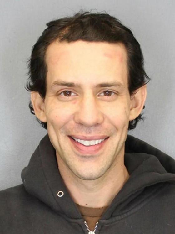 من هو قاتل دونالد ترامب؟  صورة رقم 3