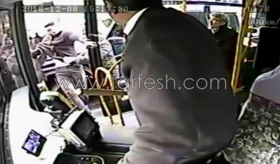 فيديو صادم..مشاجرة بين لاعب تركي وسائق حافلة تنتهي بسحب رخصته صورة رقم 5