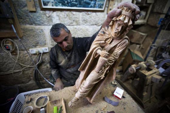  قافلة الميلاد تقتحم الحواجز في بيت لحم وفرحة العيد تعبر الى رام الله صورة رقم 21