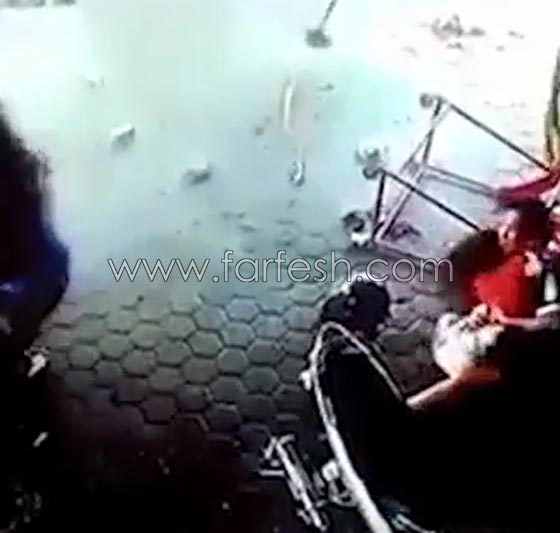 فيديو مذهل لاب ينقذ طفليه من الموت المحقق في اللحظة الأخيرة! صورة رقم 3