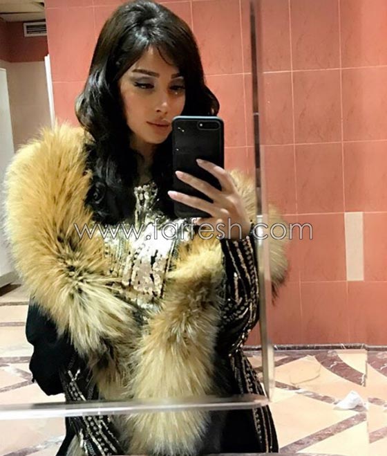 صور تامر حسني يغني لزوجته الشقراء الجميلة بسمة بوسيل متغزلا بها صورة رقم 14