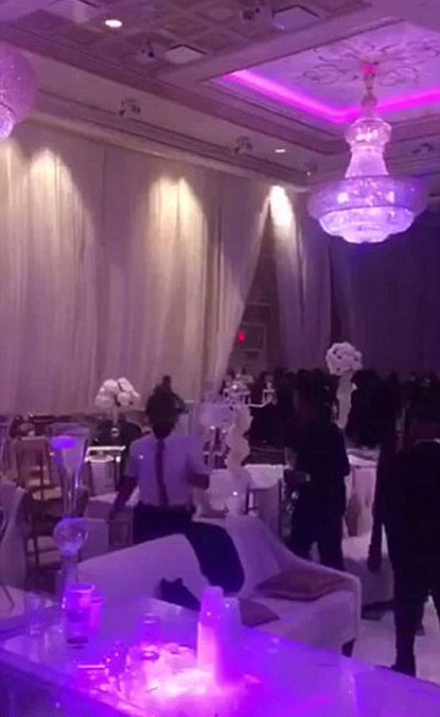  انتقام.. رجل يوقع الحرب بين اسرتي عروسين في حفل زفاف!! فيديو صورة رقم 1