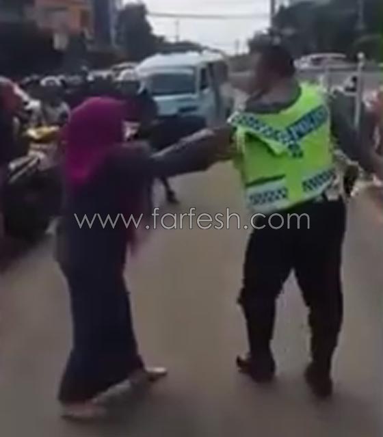 الحج مجانا هدية لشرطي اندونيسي بعد تعرضه للبهدلة من امرأة.. فيديو صورة رقم 9