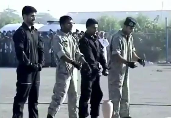 فيديو محرج.. عرض عسكري يتحول الى سخرية في ايران صورة رقم 2