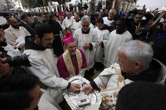 فيديو وصور.. هكذا احتفل المسيحيون حول العالم بعيد الميلاد المجيد صورة رقم 1