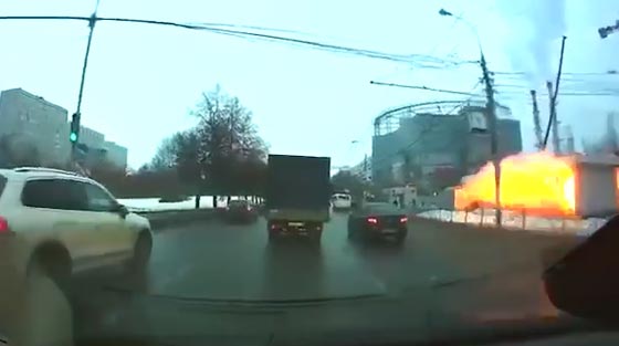  فيديو مثير يظهر لحظة انفجار اسطوانة غاز قرب محطة مترو بموسكو صورة رقم 2