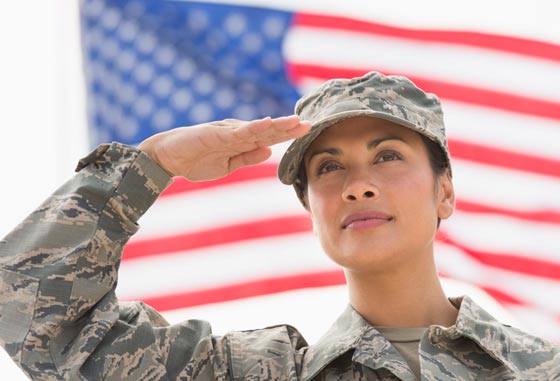 شاهد بالصور.. اجمل الجنديات حول العالم في الخدمة العسكرية صورة رقم 1