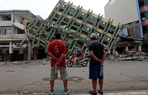 صور معبرة تحكي دموع الأسى ولحظات الفرح في عام 2016 صورة رقم 25