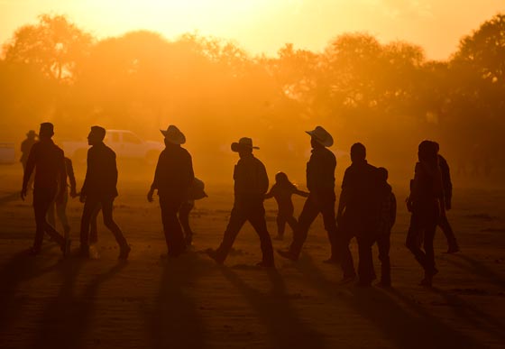 عيد ميلاد فتاة يتحول الى مهرجان يحضره الآلاف ويحظى باهتمام عالمي صورة رقم 17