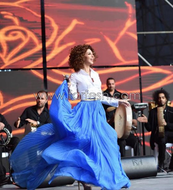 صور فنانات عربيات بإطلالات كارثية: هيفاء، يسرا، اليسا، أحلام ودنيا  صورة رقم 1