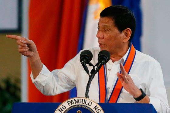   رئيس الفلبين يعترف: رمىت أشخاصا من طائرة وسأكررها مع الفاسدين! صورة رقم 2