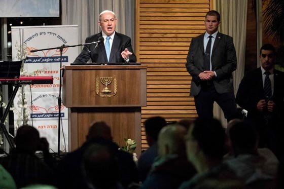 نتنياهو مصدوم من وزير الخارجية الأمريكي كيري الذي انتقد إسرائيل  صورة رقم 1