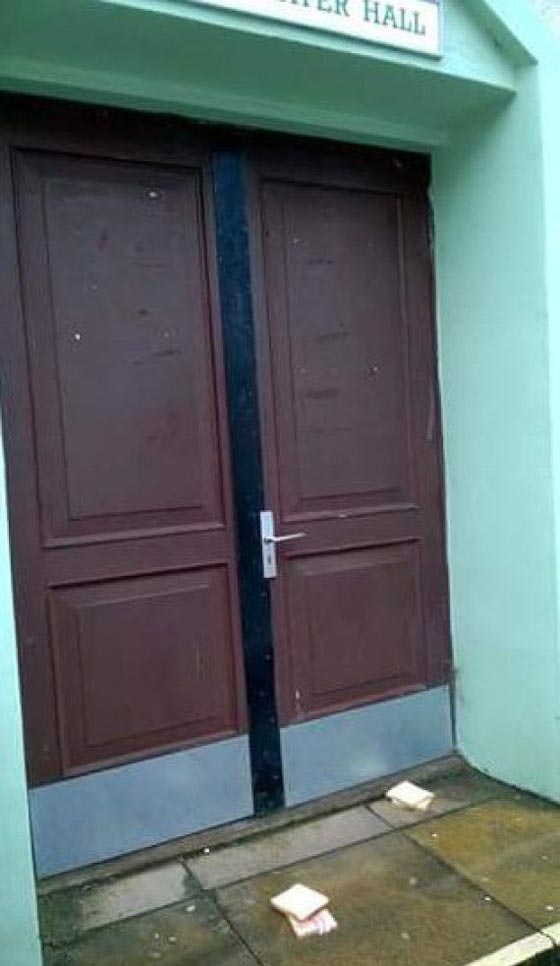 العثور على سجين ميت بعد اقل من عام على مهاجمته مسجدا بلحم الخنزير صورة رقم 3