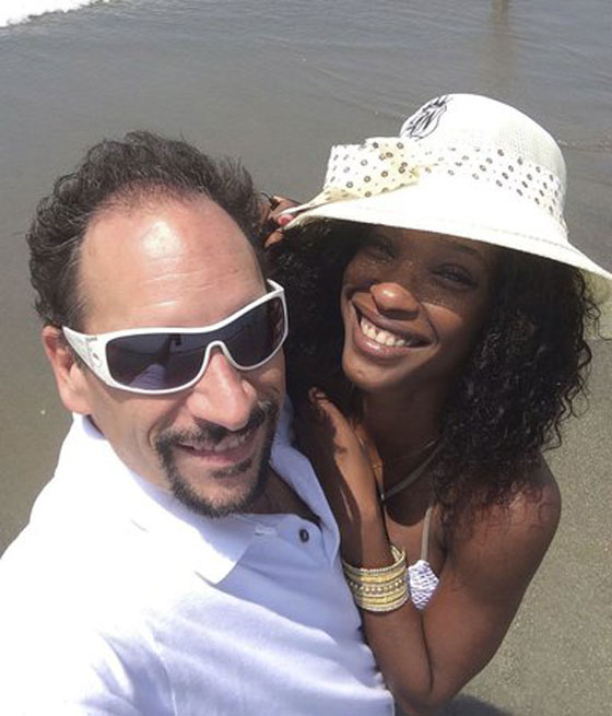 امرأة تعرض نفسها للبيع على الانترنت لتوفير العلاج لكلبها المريض! صورة رقم 4