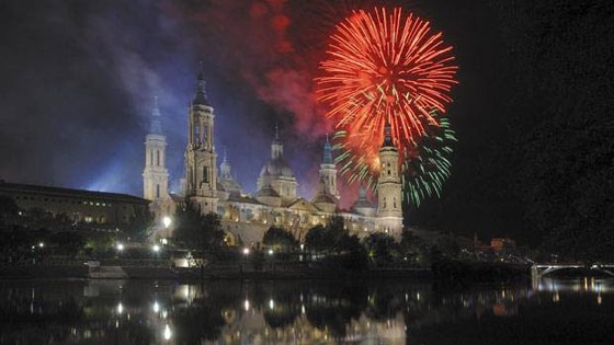  احتفالات حذرة بالعام الجديد وحالة تأهب تحسبا من هجمات محتملة صورة رقم 16