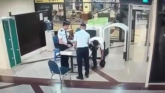  قائد طائرة سكران يثير حالة فزع بين ركاب الطائرة.. فيديو صورة رقم 6