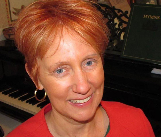  الاستقالة من الجوقة افضل من الغناء لترامب صورة رقم 1