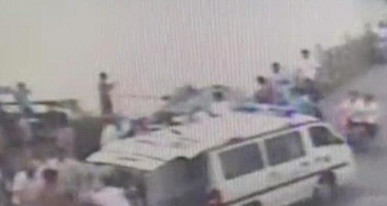 صعقة برقية تصرع  صيادا صينيا.. شاهد ما حدث صورة رقم 1