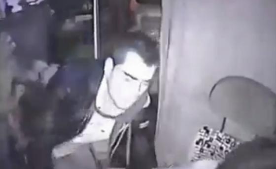 عمل بطولي في حافلة.. محوره سائق، لص وشاب شهم صورة رقم 3