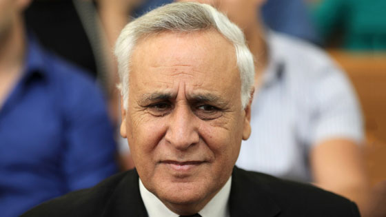 تشديد الرقابة على كاتساف خشية ان يقدم على الانتحار لعدم الافراج عنه صورة رقم 3