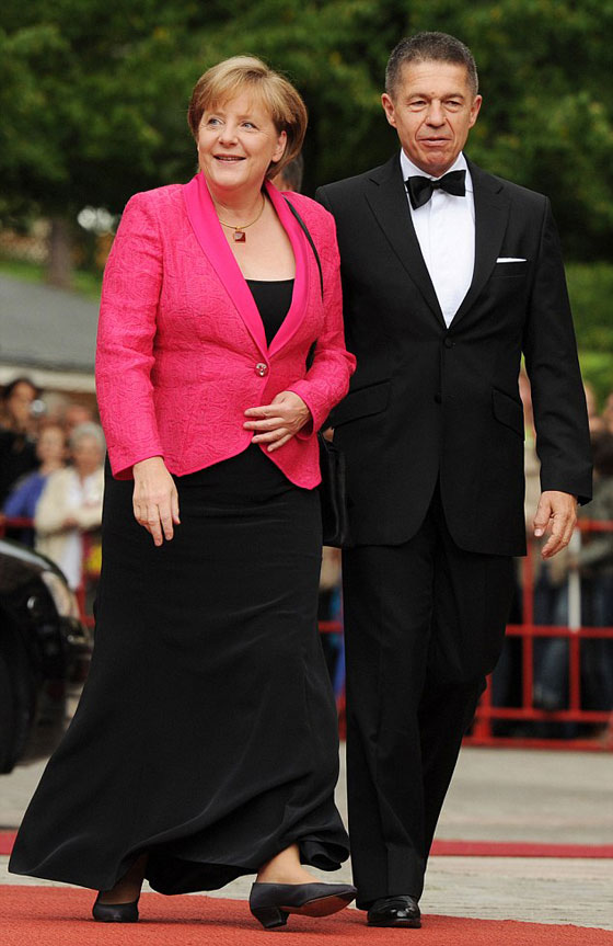 ماذا فعلت الايام بالزعماء وزوجاتهم بعد توليهم السلطة؟ صورة رقم 11