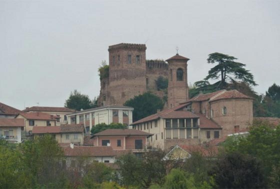 قصر مسكون بالاشباح وكنوزه مخفية معروض للبيع في ايطاليا صورة رقم 3 قصر مسكون بالاشباح وكنوزه مخفية معروض للبيع في ايطاليا صورة رقم 3