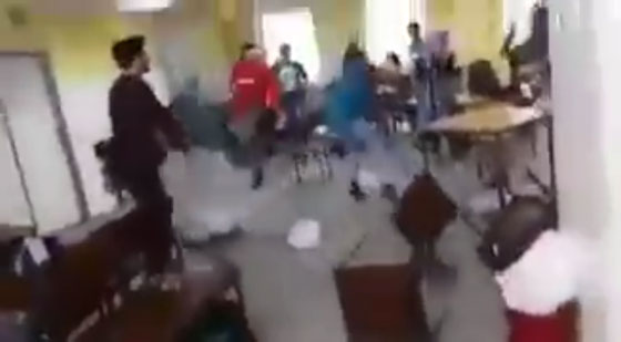 فيديو مخجل.. لاجئون سوريون يتشاجرون داخل مركز لاستيعابهم في المانيا صورة رقم 5