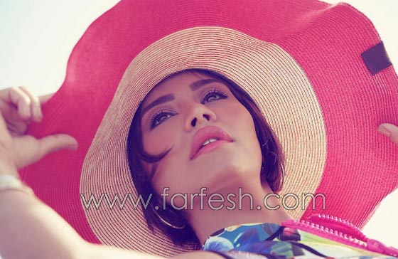 صور شيرين عبد الوهاب بإطلالات غريبة: من فستان (الأناناسة) الى فستان الحصان   صورة رقم 6