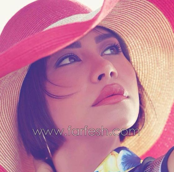 صور شيرين عبد الوهاب بإطلالات غريبة: من فستان (الأناناسة) الى فستان الحصان   صورة رقم 7