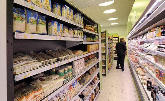 السلطات الفرنسية تجبر متاجر منتجات الحلال على بيع لحوم الخنزير والكحول صورة رقم 4