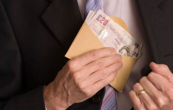 صحفي خبير عصابات المافيا: بريطانيا البلد الاكثر فسادا في العالم صورة رقم 2