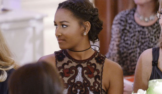 فيديو وصور.. ابنة اوباما تعمل في مطعم وتتقاضى 12 دولارا للساعة صورة رقم 9