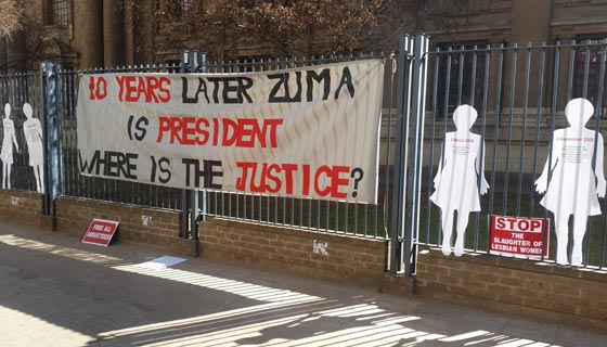 ناشطات يجددن اتهامهن للرئيس الجنوب افريقي بالاغتصاب ويذكرنه به صورة رقم 5