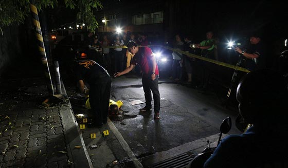 سياسيون وقانونيون بالجملة متورطون في تجارة المخدرات الفلبينية صورة رقم 2 سياسيون وقانونيون بالجملة متورطون في تجارة المخدرات الفلبينية صورة رقم 2