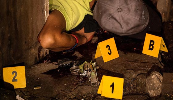 سياسيون وقانونيون بالجملة متورطون في تجارة المخدرات الفلبينية صورة رقم 4 سياسيون وقانونيون بالجملة متورطون في تجارة المخدرات الفلبينية صورة رقم 4