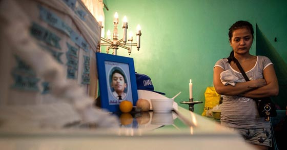 سياسيون وقانونيون بالجملة متورطون في تجارة المخدرات الفلبينية صورة رقم 6 سياسيون وقانونيون بالجملة متورطون في تجارة المخدرات الفلبينية صورة رقم 6