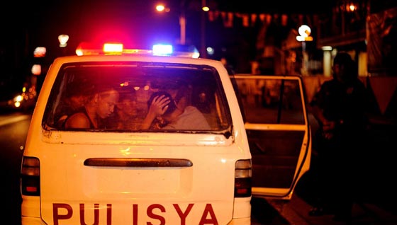 سياسيون وقانونيون بالجملة متورطون في تجارة المخدرات الفلبينية صورة رقم 8 سياسيون وقانونيون بالجملة متورطون في تجارة المخدرات الفلبينية صورة رقم 8